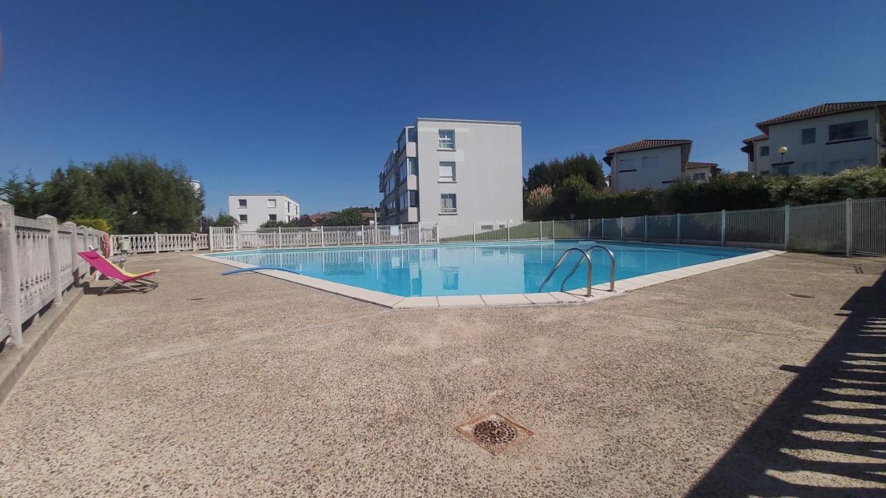 Appartement A Hendaye Avec Piscine Et A Cote De La Plage Buitenkant foto